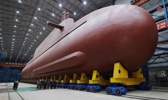 প্রথমবার প্রকাশ্যে এলো উত্তর কোরিয়ার পারমাণবিক সাবমেরিনের ছবি